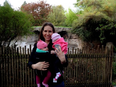 In the meantime, I'll just keep practicing by seeing the sights around here... like here we are at the zoo.