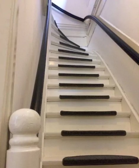 These stairs were hands down the steepest most tretcherous stairs I've ever seen in any building. They were comprable to the ones we scaled in Tikal to climb ancient ruins.